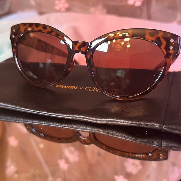 Saint Owen x Curateur Accessories - Saint Owen Curateur Sunglasses NWT and Pouch